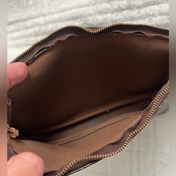 Vintage Authentic Louis Vuitton pochette - Picture 14 of 17